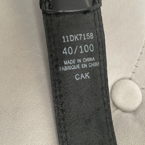 Dockers black genuine leather belt size 40 with light brushed silver-finish - Picture 4 of 5